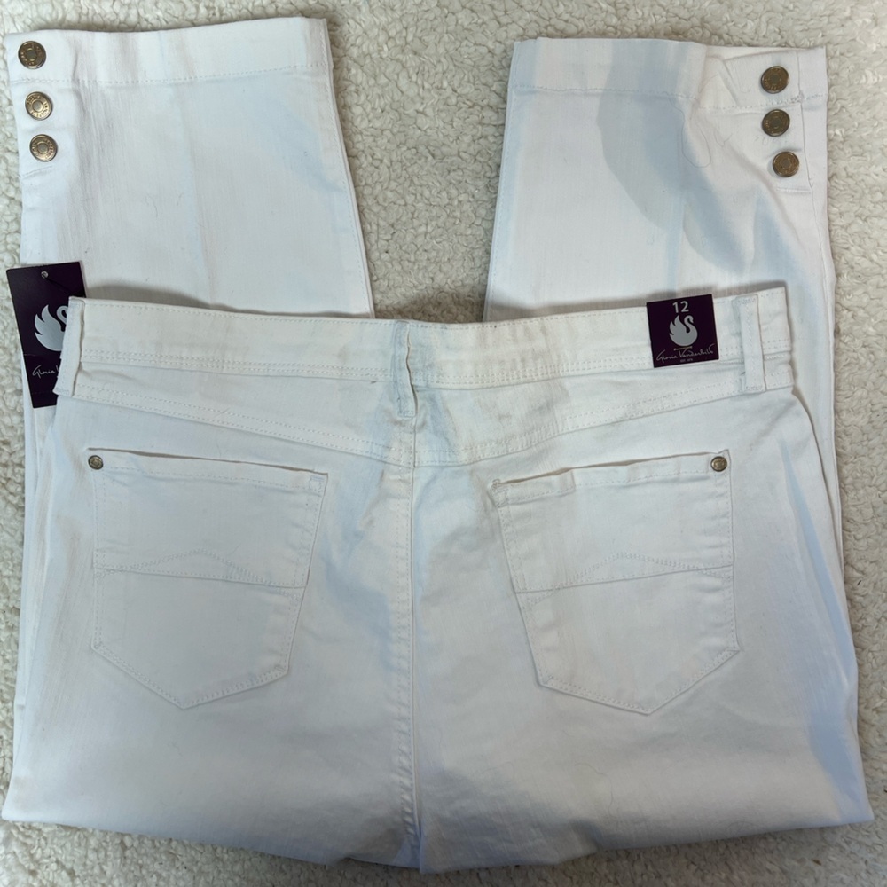 Gloria Vanderbilt Madelaine Prism White Straight-Leg Capris - Picture 6 of 9